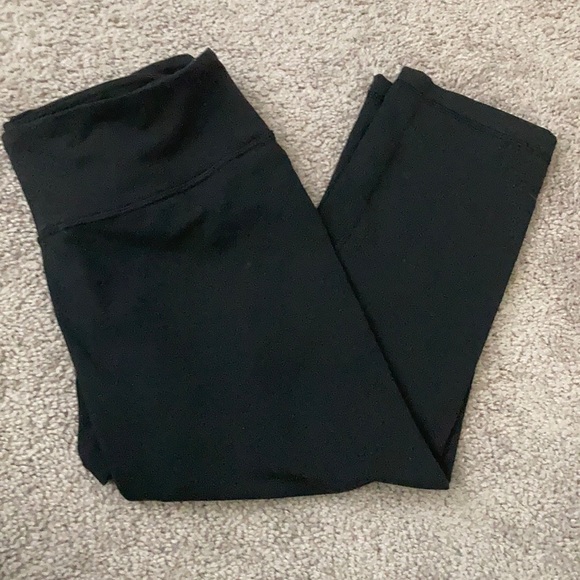 lululemon athletica Pants - Lululemon cropped leggings